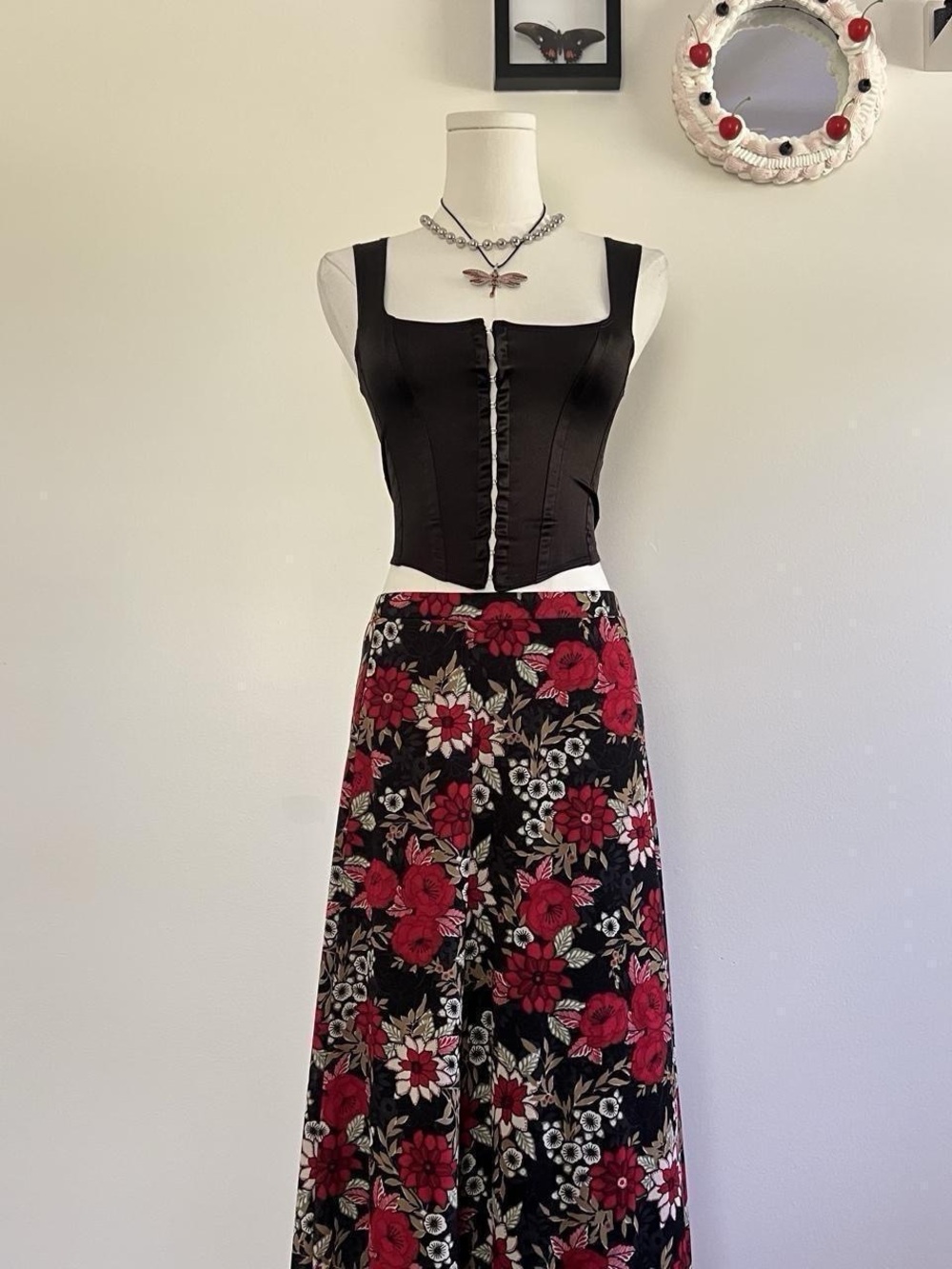 Sag Harbor Floral Midi Skirt in Black & Red